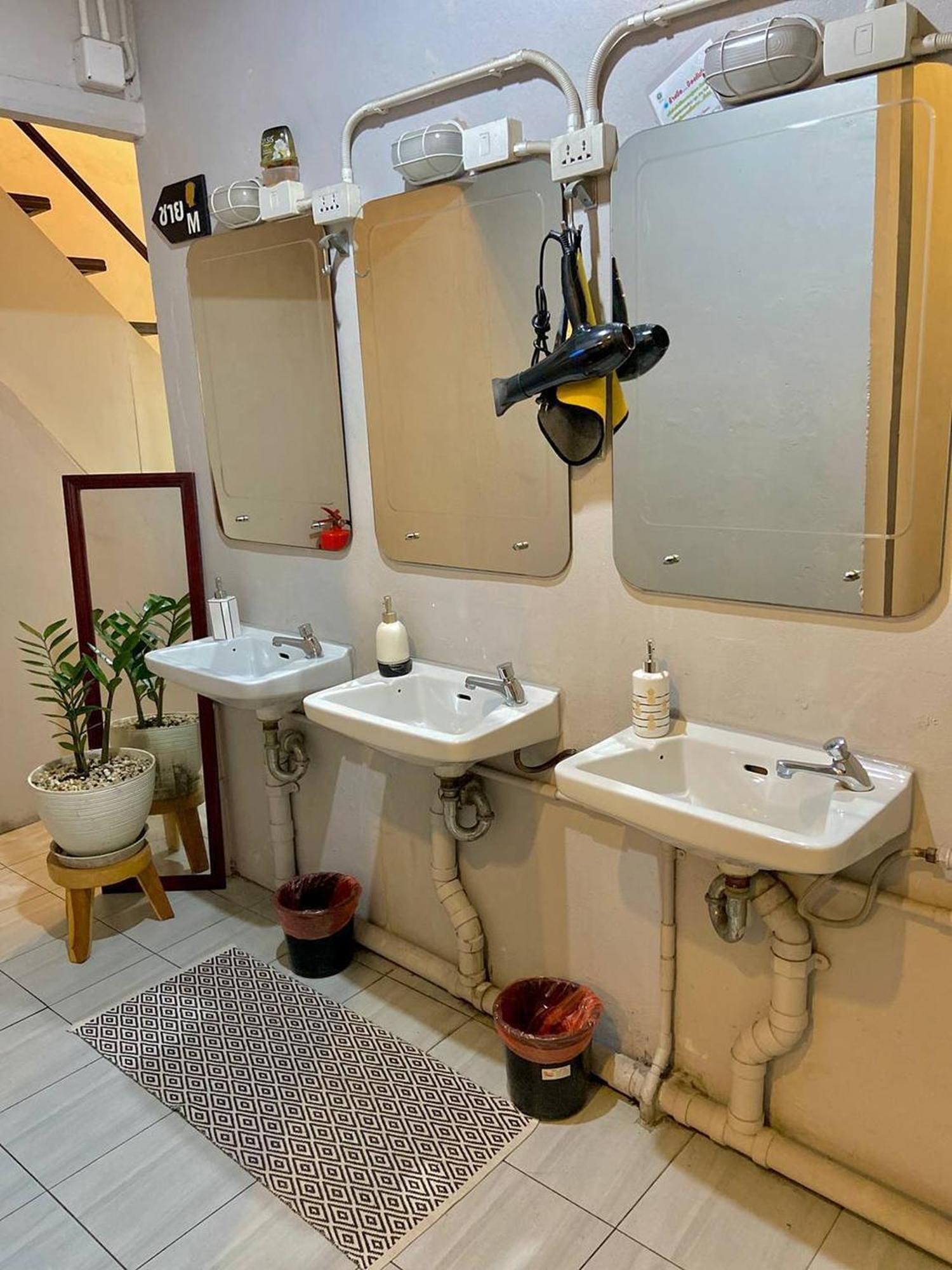 Hostel Lemon Siam Petchaburi Road Bangkok Luaran gambar